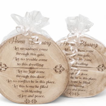 בול עץ עם כיתוב