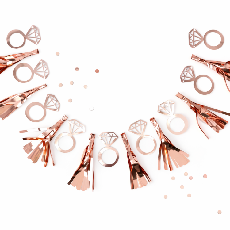 שרשרת טאסלים עם טבעות רוז גולד