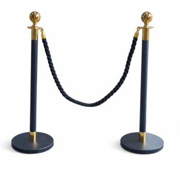 2 עמוד תור שחור+ חבל למכירה