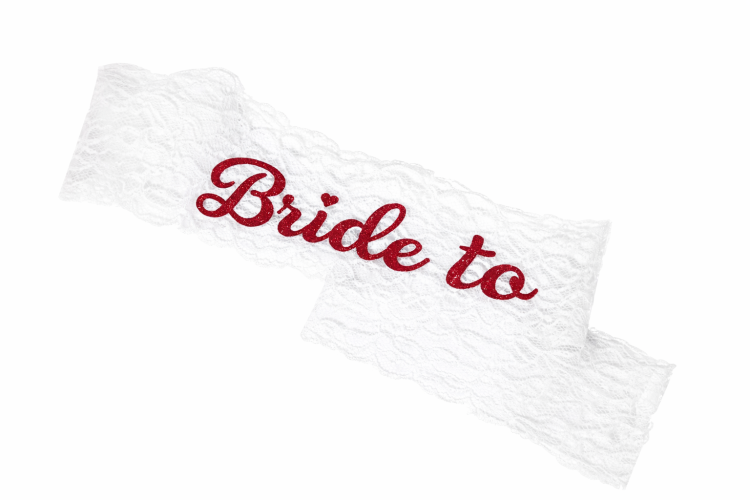 סרט כלה תחרה ורוד עם טבעות בצדדים