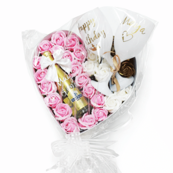 מארז לב עם כוסות ממותגות ובקבוק בלו נאן